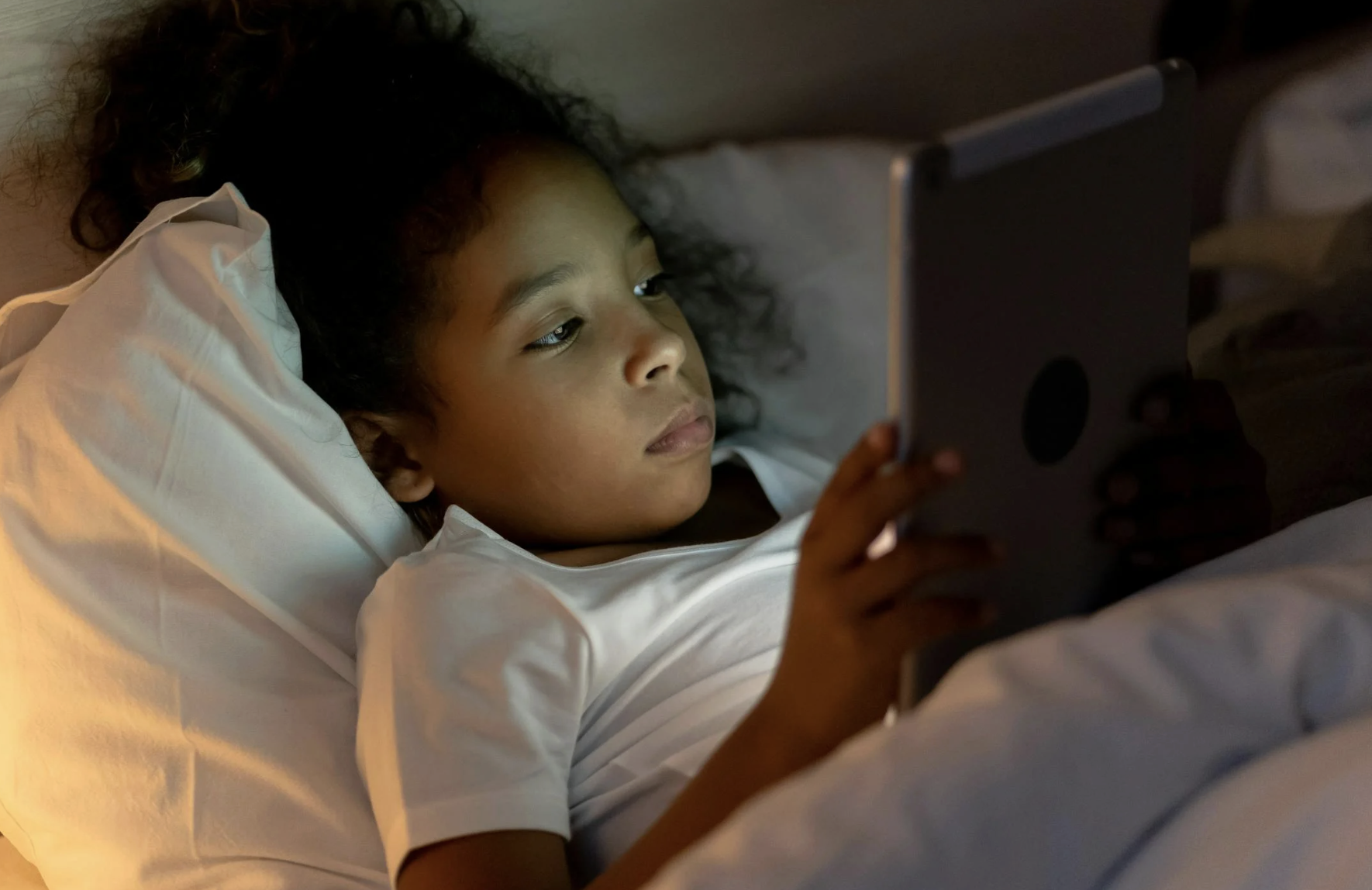 screen time autism, technology limits children, reducing device use