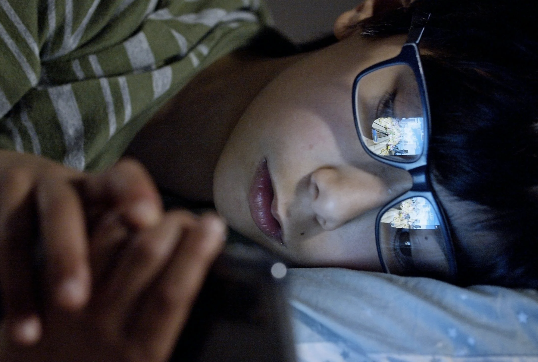 screen time autism, technology limits children, reducing device use