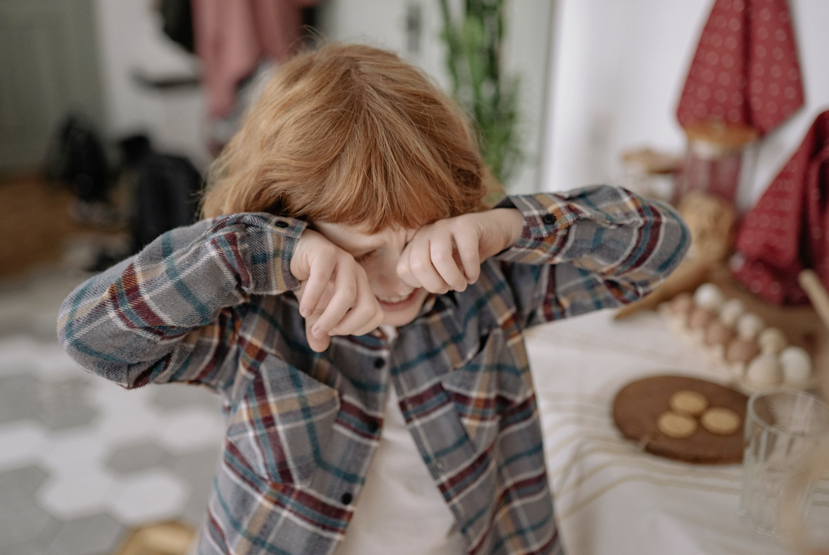 autism and anxiety in children, signs of anxiety in autistic child, managing anxiety autism strategies, autism overwhelm vs anxiety, aba therapy for anxiety autism, calming strategies autistic child, anxious autistic child support